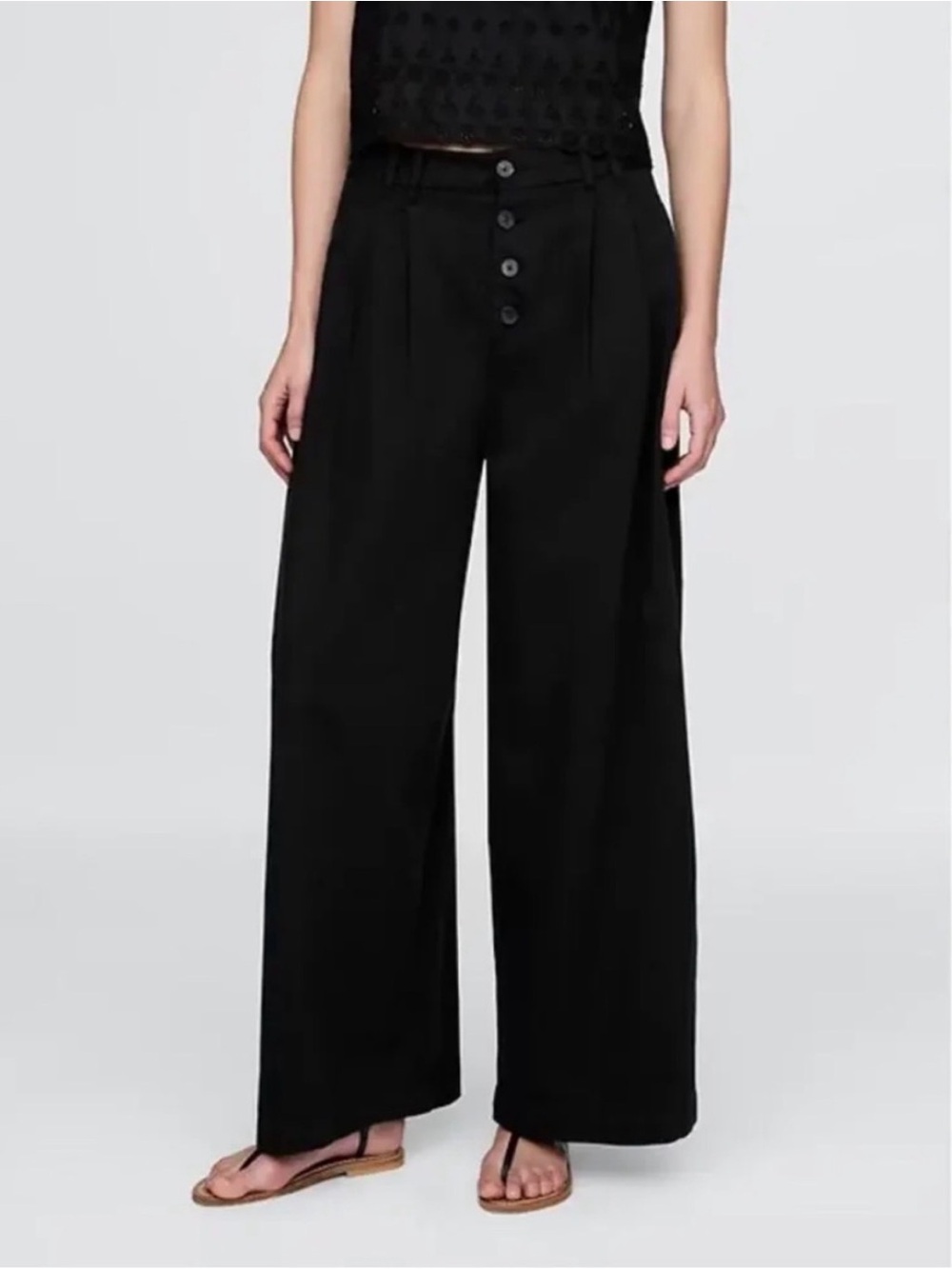 Gap x DOEN High Rise Pleated Trousers 
Black